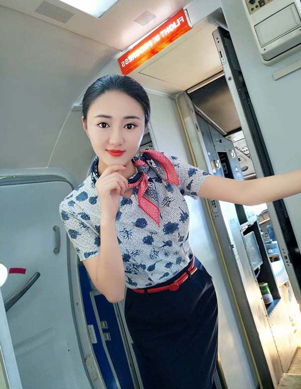 曼谷外围女大学生